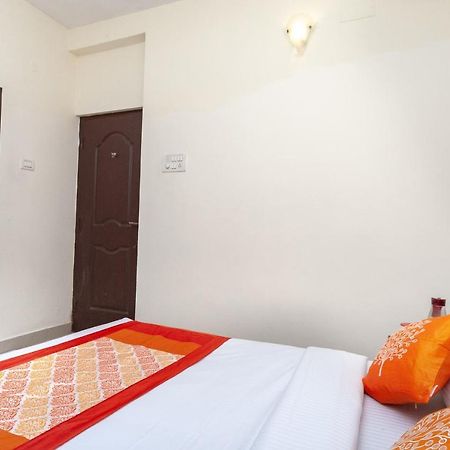Oyo 22019 Skye Service Apartments Ченай Екстериор снимка