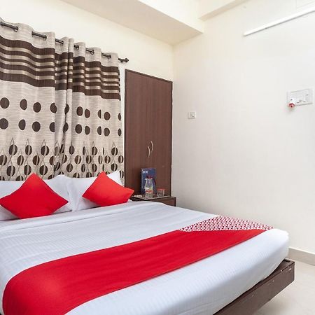 Oyo 22019 Skye Service Apartments Ченай Екстериор снимка