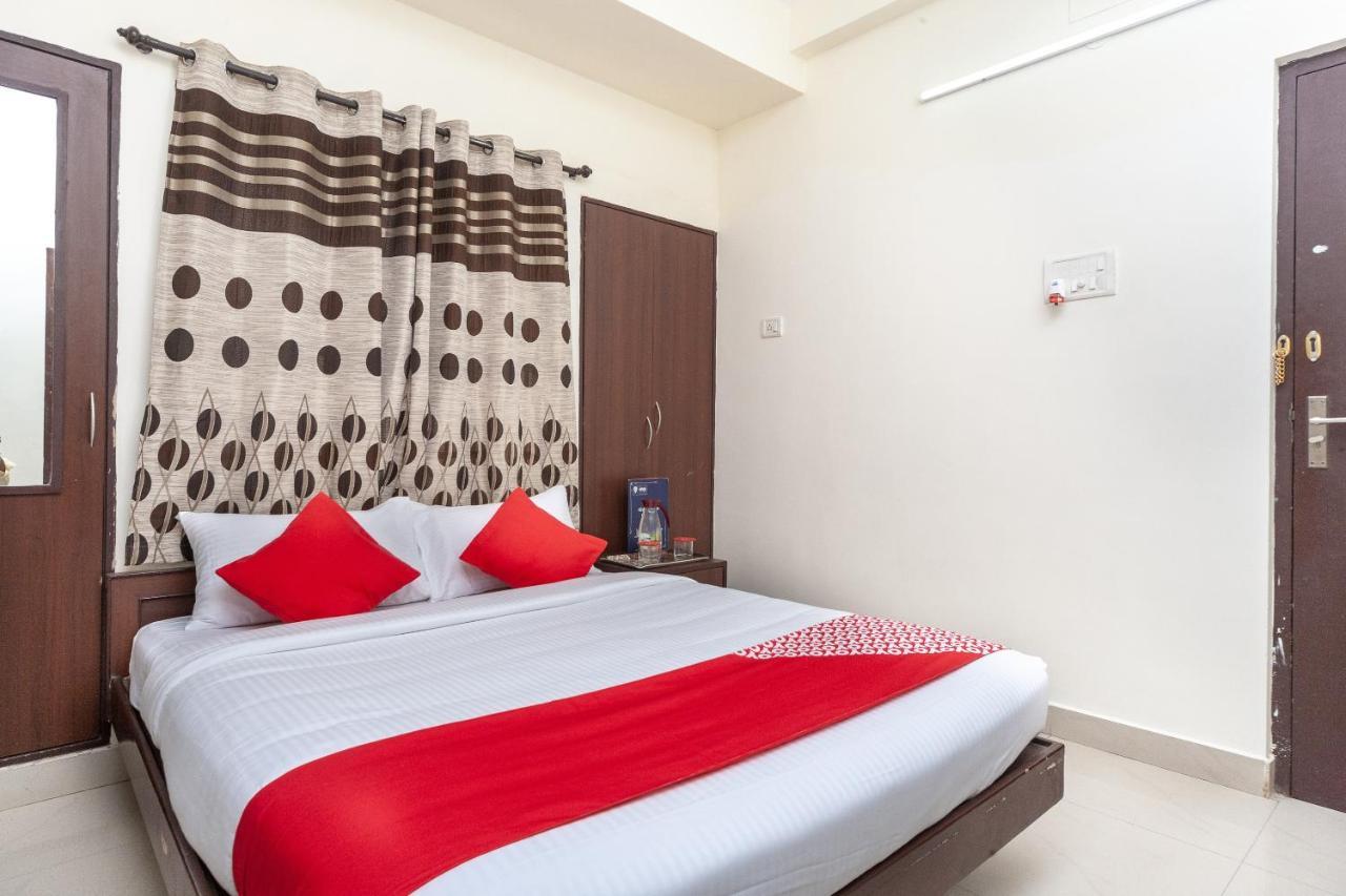 Oyo 22019 Skye Service Apartments Ченай Екстериор снимка