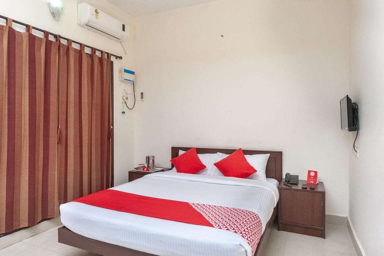 Oyo 22019 Skye Service Apartments Ченай Екстериор снимка