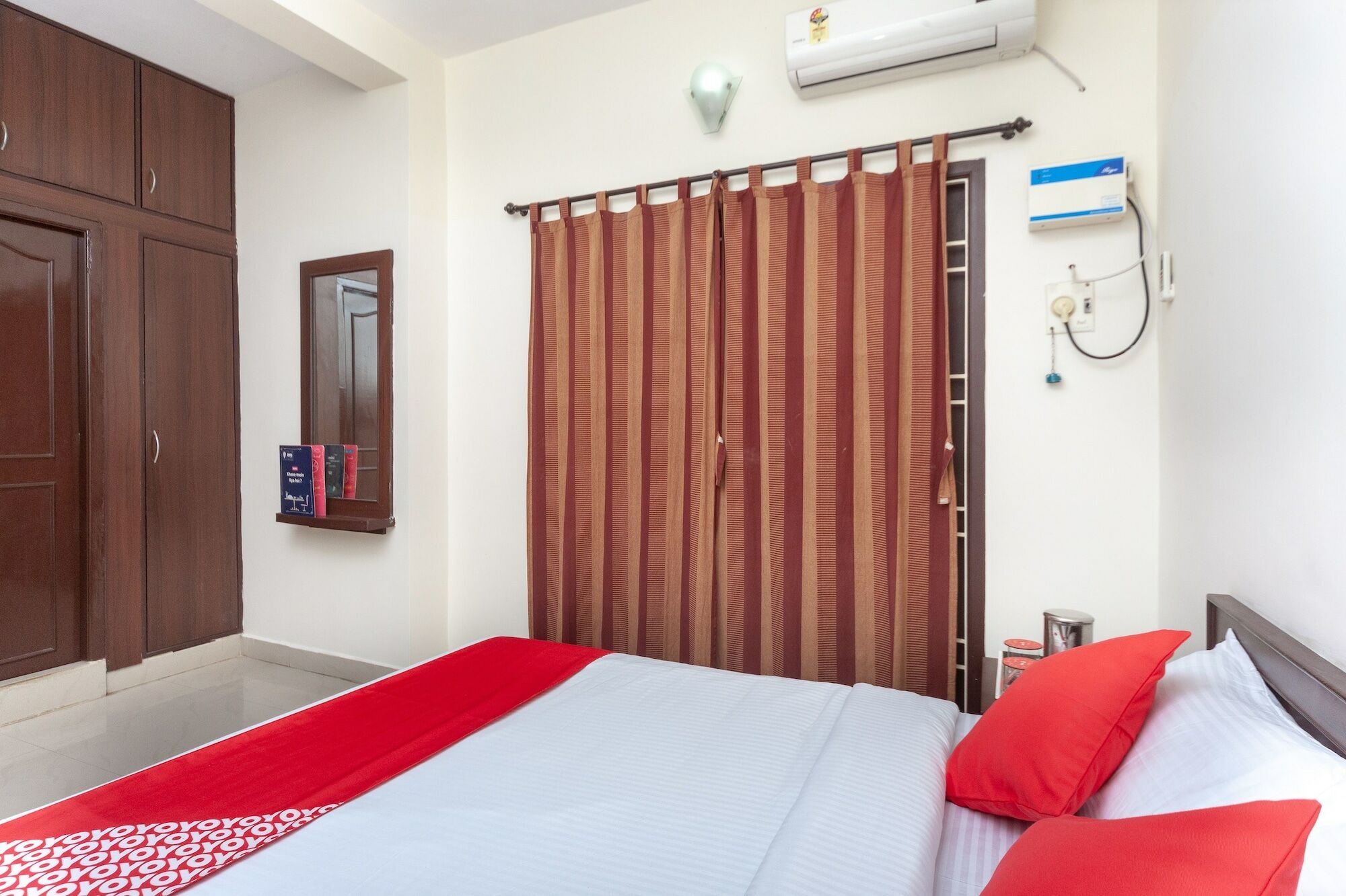 Oyo 22019 Skye Service Apartments Ченай Екстериор снимка