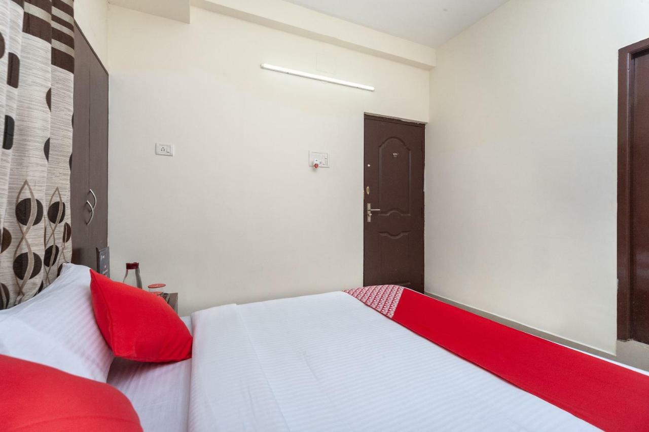Oyo 22019 Skye Service Apartments Ченай Екстериор снимка